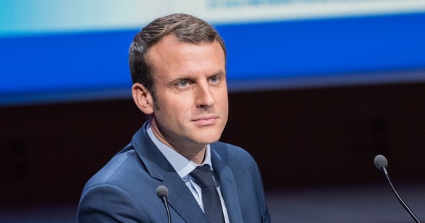 האם הפוליטיקאי שנישא למורה שלו מהתיכון יהפוך לנשיא צרפת?