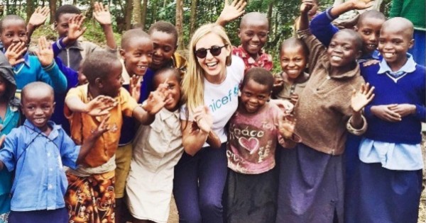 מוול סטריט לאפריקה: האנליסטית הניו יורקית שהחליטה לעזור לילדי העולם