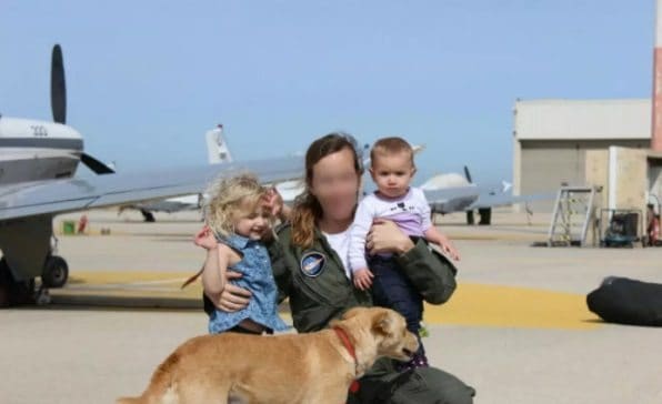 מפקדת הטייסת הראשונה, ט', ושני ילדיה. צילום: דובר צה"ל
