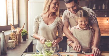 ארבעה וחצי צעדים לבישול בריא יותר לכל המשפחה