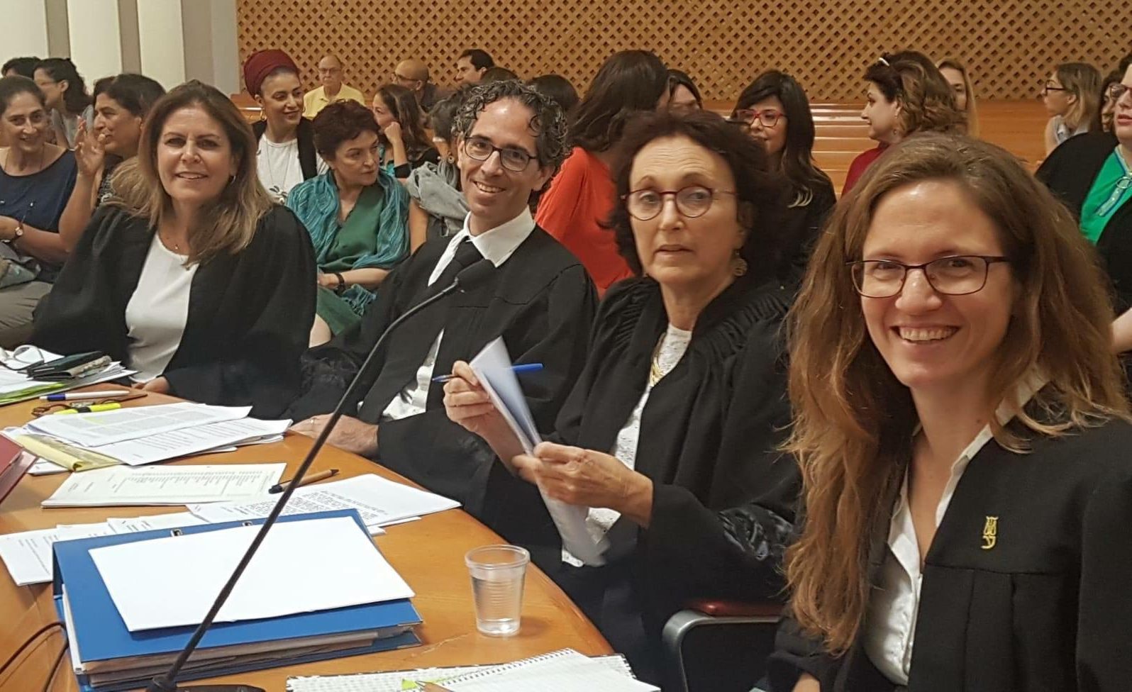 עו"ד נטע לוי מאיתך-מעכי (מימין) ועו"ד תמי בן-פורת משמאל