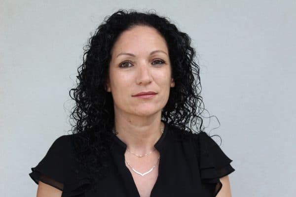 הלה נויבך. צילום באדיבות איגוד מרכזי הסיוע