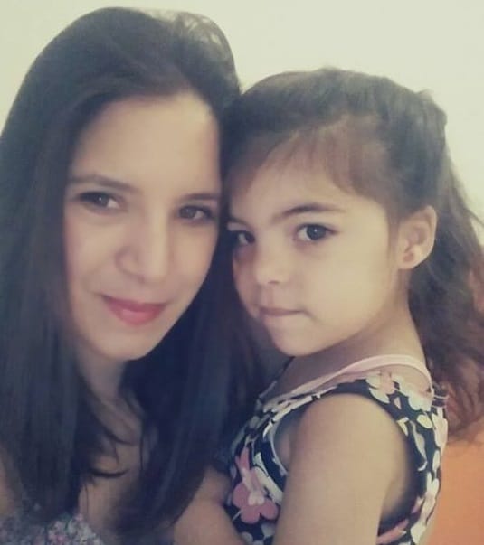 הילה דניאל ובתה. צילום עצמי