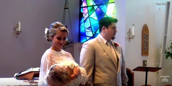 דלטון מורט ביום חתונתה. צילום מתוך יוטיוב