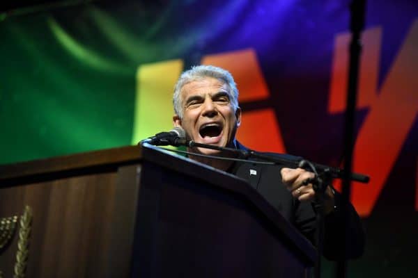 ח"כ יאיר לפיד משלהב את הקהל