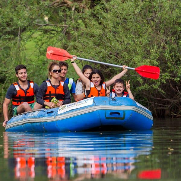 קיאקים בכפר בלום. צילום יחצ