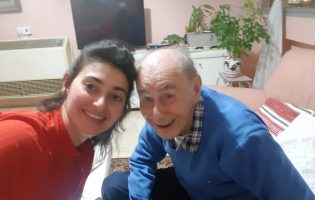 "אני בת 24 והוא בן 91 אבל אנחנו מדברים על כל נושא שבעולם"