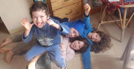 חינוך ביתי בזמן קורונה: איך משפיע הבידוד על ילדים שגם ככה לומדים מהבית?