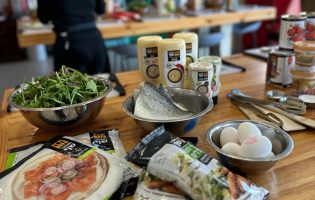 סדנת האוכל הגדולה בישראל של המותג הקולינרי 'מאסטר שף' – מאות אנשים מבשלים יחד עבור משפחות נזקקות