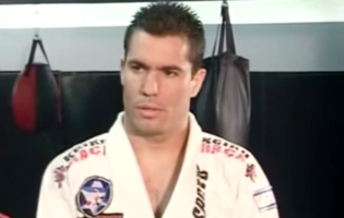 הסיפור המטריד של עמית חכם: הורשע בעבירות מין וחזר להיות מאמן בחדר כושר