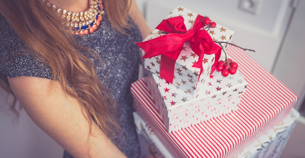 מתנות לחגים: המוצרים השווים שכולם ישמחו לפתוח איתם את השנה